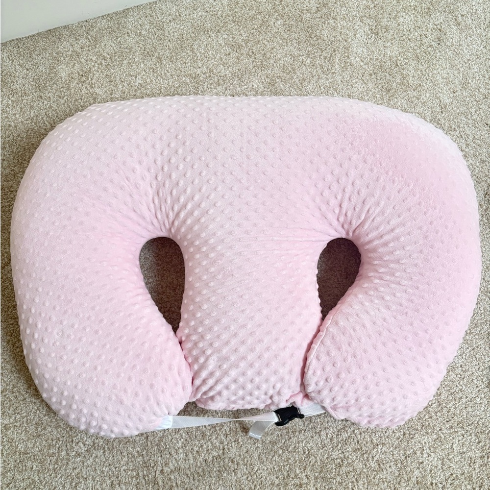 Twin Z pink pillow